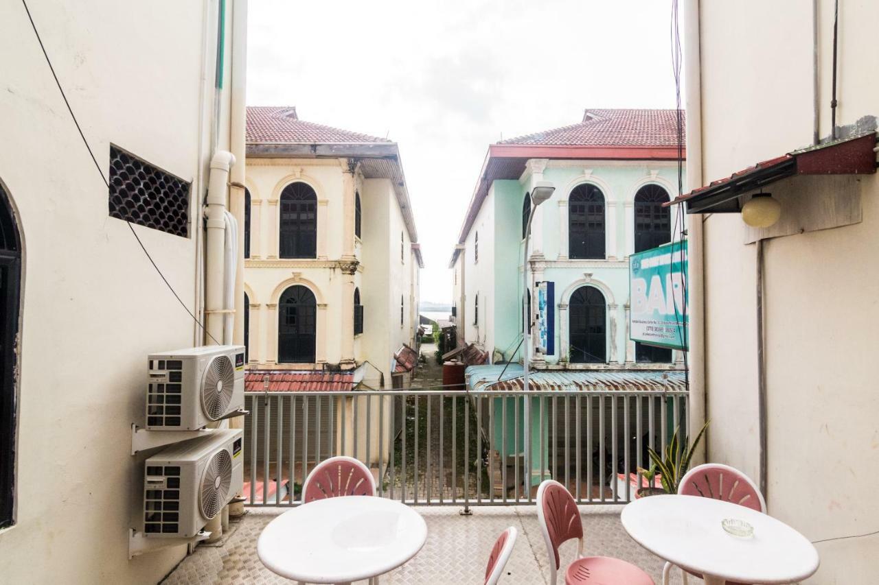 Vaccinated Staff - Oyo 1771 Zeke Hotel Batam Exterior photo